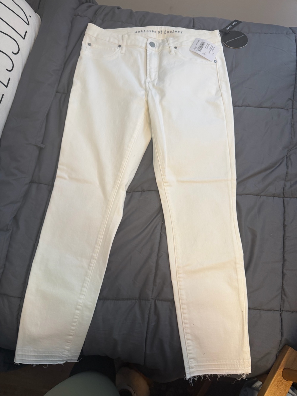 Articles of Society Carly White Cropped Skinny Jeans NWT Size 30